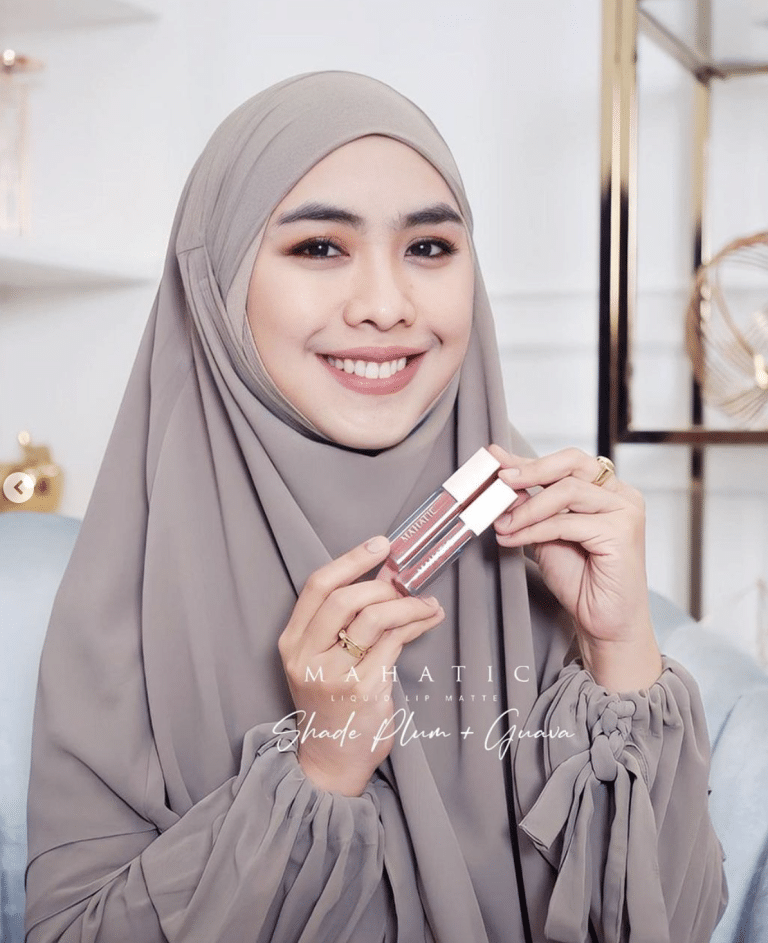 Oki Setiana Dewi Mahatic Plum dan Guava